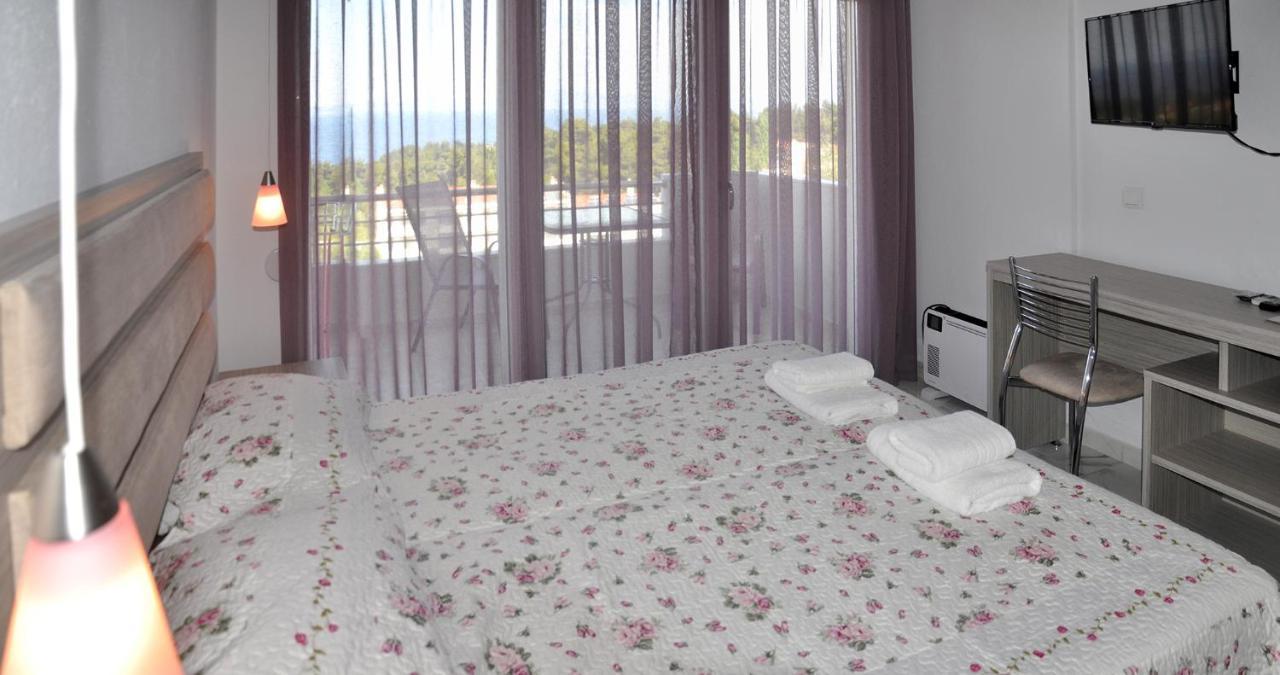 Valiant Sea Aparthotel Kriopigi Ngoại thất bức ảnh