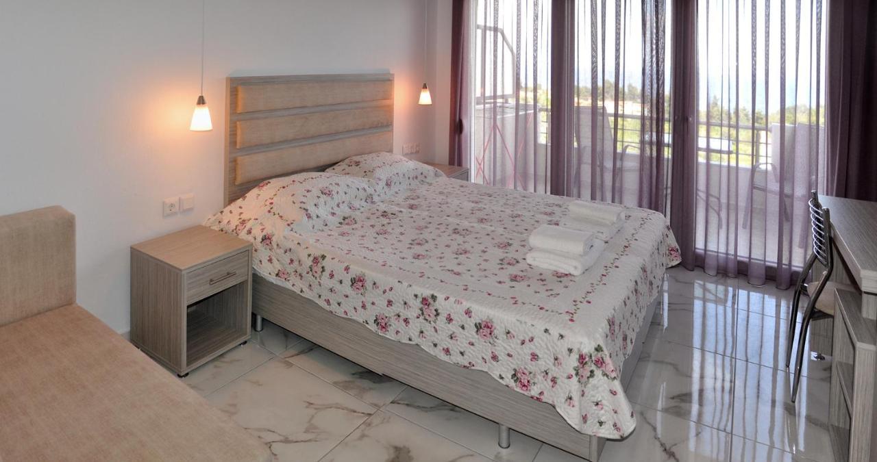 Valiant Sea Aparthotel Kriopigi Ngoại thất bức ảnh